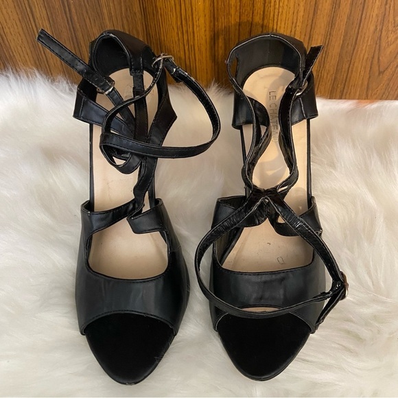 Le Chateau women’s black leather strappy stiletto heeled shoes in size 10 - Picture 6 of 12
